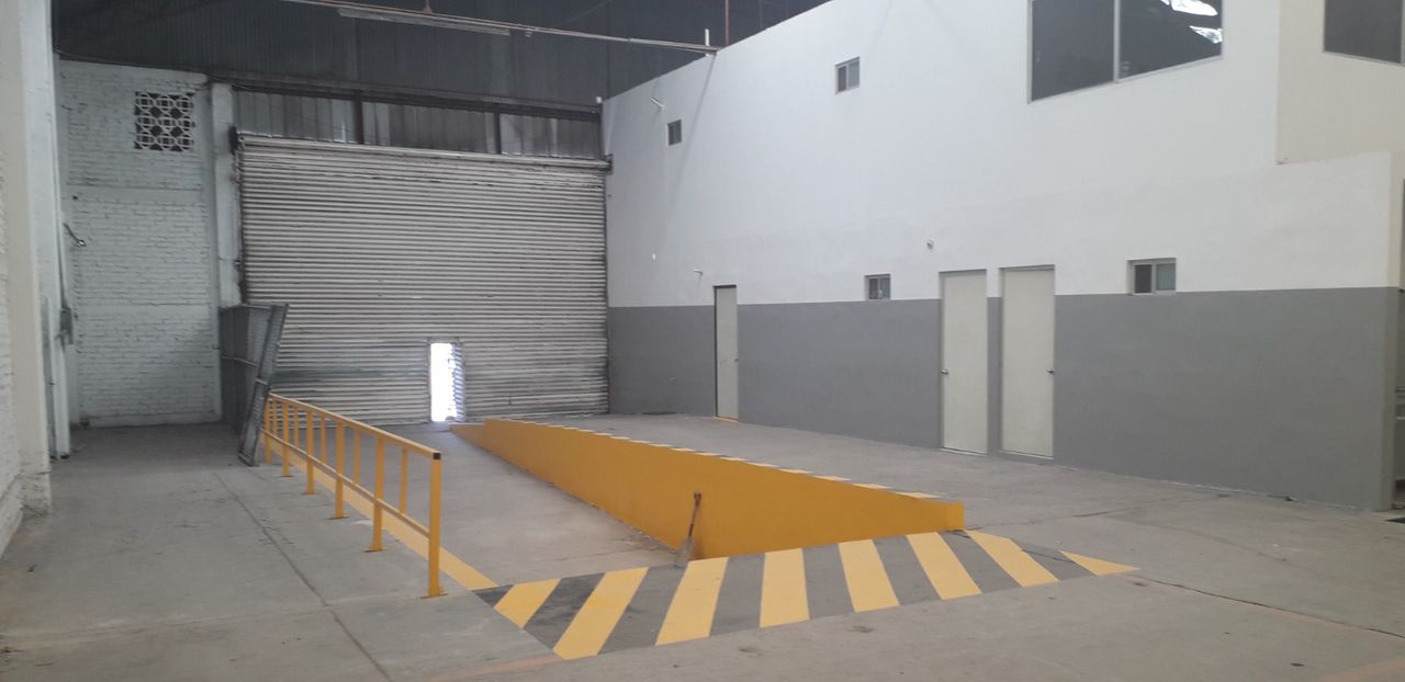 Bodega 1000m foto 2